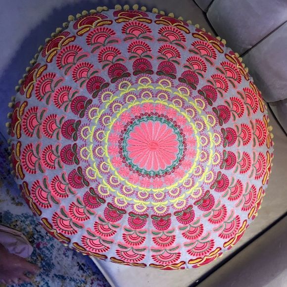 Mandala floor pillow cover - Picture 4 of 5